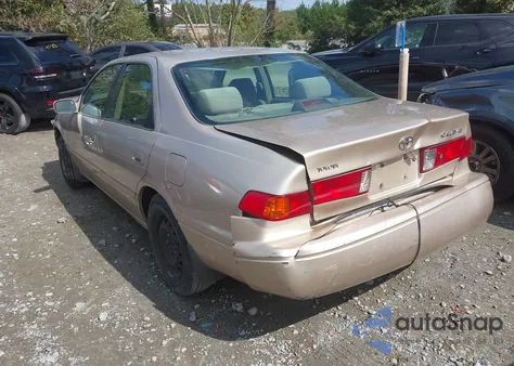 2000 Toyota Camry Le from USA, damaged, VIN 4T1BG22K6YU934243